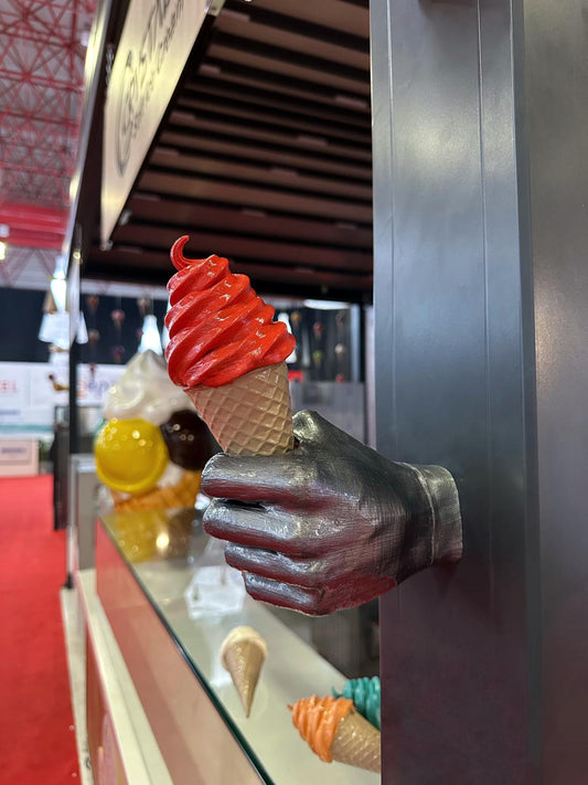 Soft Dondurma Tutan El – Soft Serve Hand Sculpture (مجسم يد الآيس كريم الناعمة) | Rare Concept