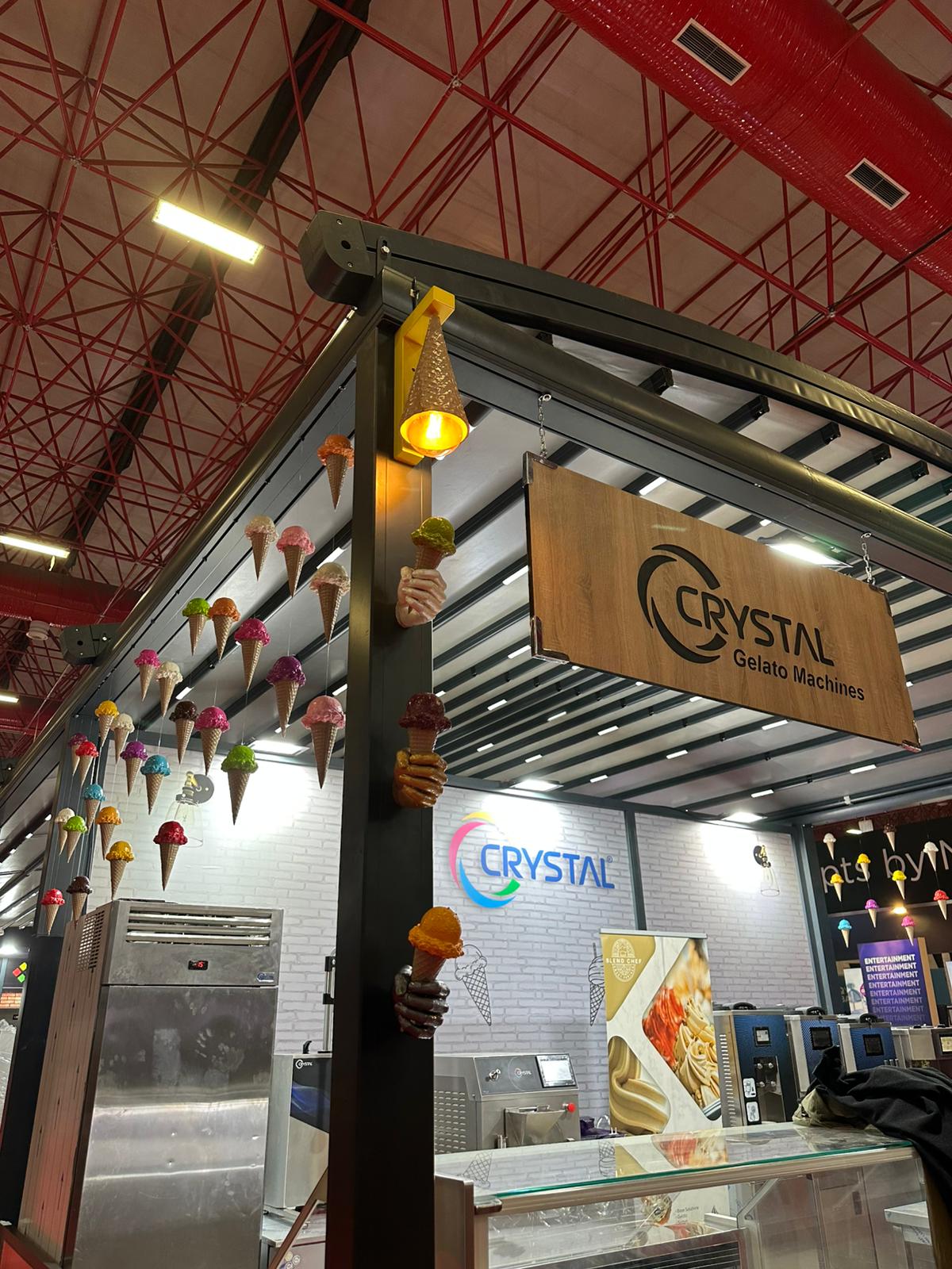 Sallanabilir Dondurma Maketi – Swinging Ice Cream Model (مجسم الآيس كريم المتأرجح) | Rare Concept